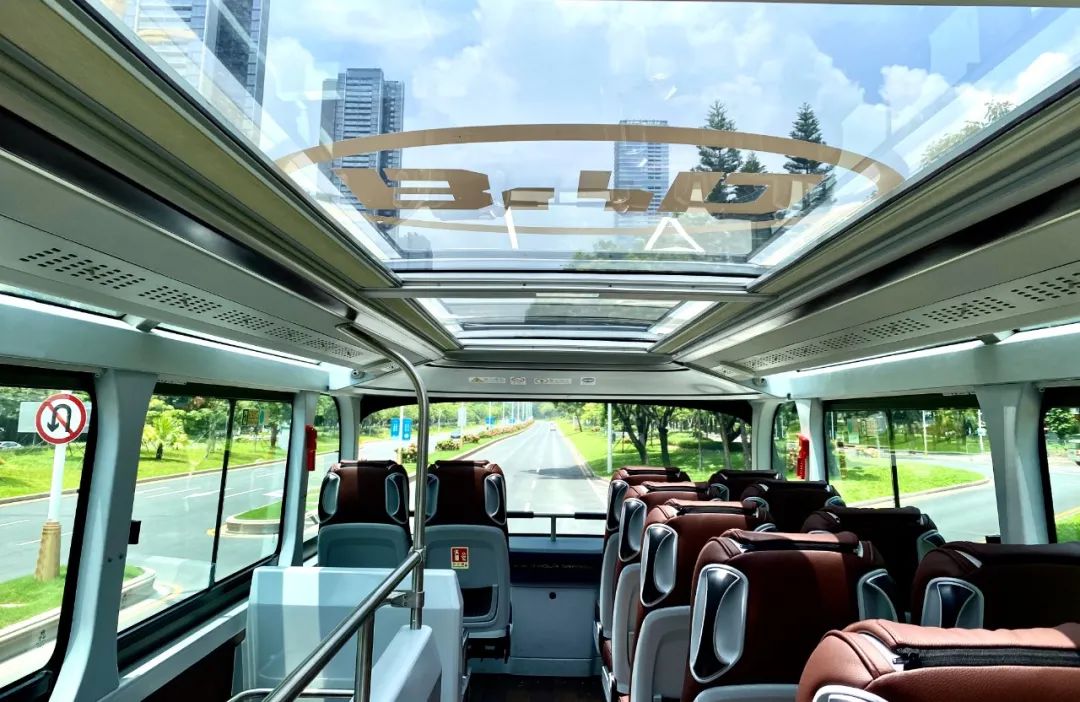 比亚迪全新纯电动双层观光巴士首投深圳，打造“深度慢游”观光线 