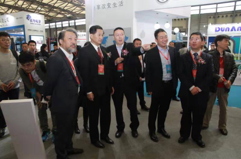 重磅大咖实力“抢镜” BUS EXPO 2018上海国际客车展盛大启幕！