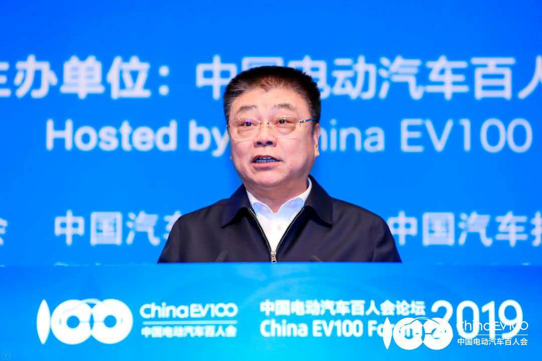 住建部王蒙徽:构建智慧城市发展智能汽车产业链