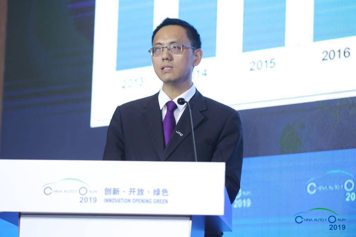 江淮汽车汪光玉:坚持科技引领,推动智能e行!