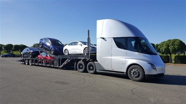 戴姆勒改装工厂生产电动卡车，全球范围内电动卡车之争“一触即发”？