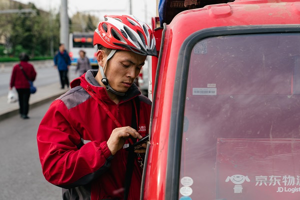 北京青年五四奖章获得者曹小军：平凡的背后是坚守