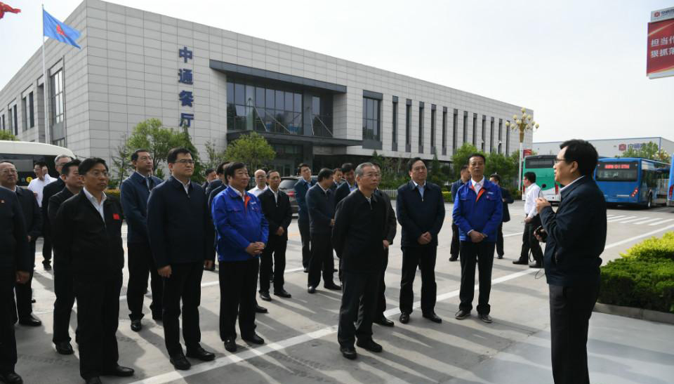 山东省书记省长率全省新旧动能转换项目落地现场观摩会一行进中通