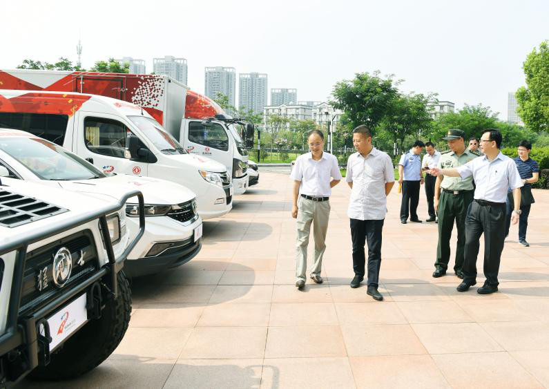 东风“火炬传递车队”出征军运会，展现国车品质