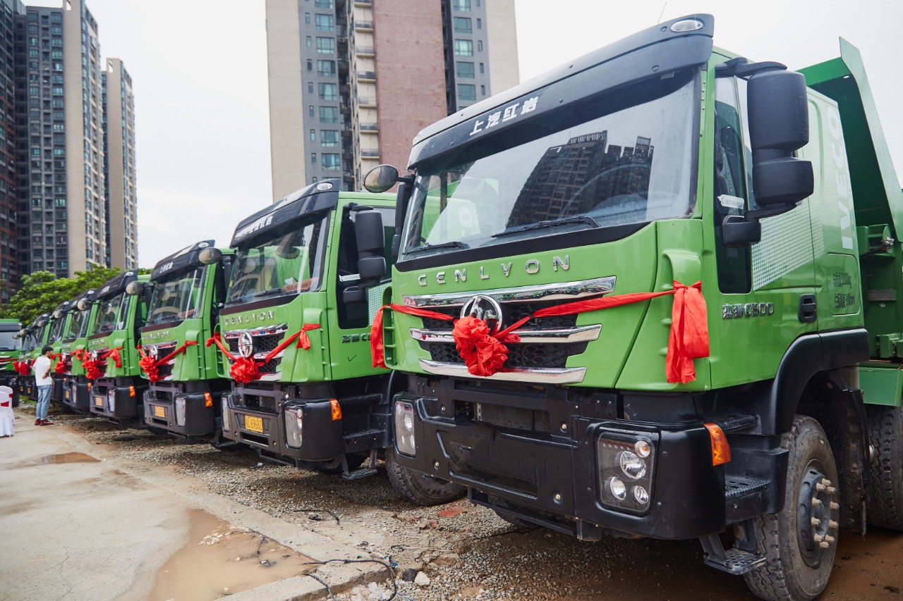 50台自卸车批量交付，上汽红岩杰狮再次挺近广东惠州