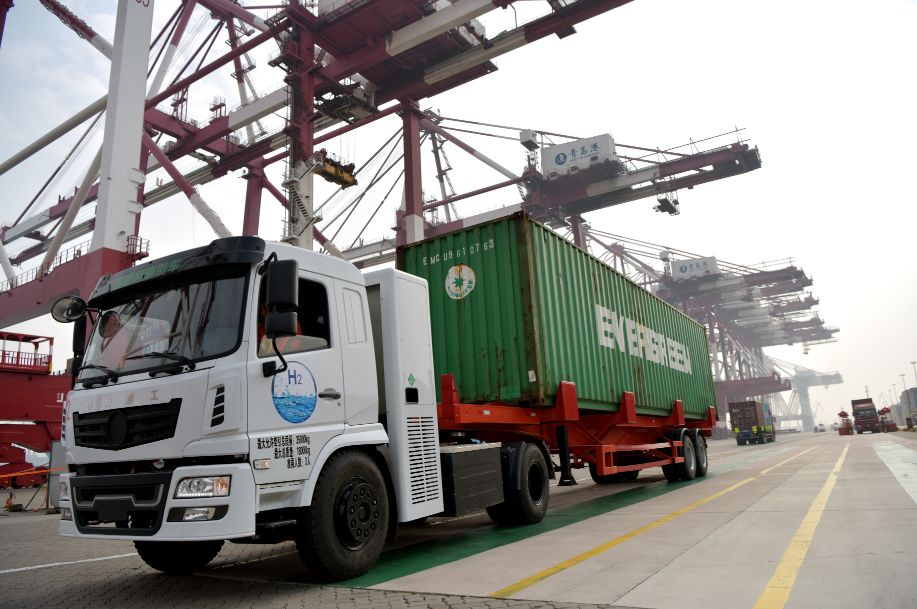 港口行业首家！氢能集卡车在青岛港口实景测试运行