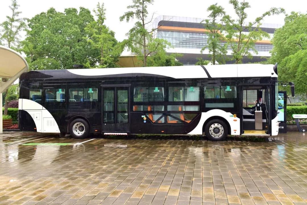 推动智能客车商业化，熊猫智能公交车新一代智能客舱技术亮相2020 WAIC