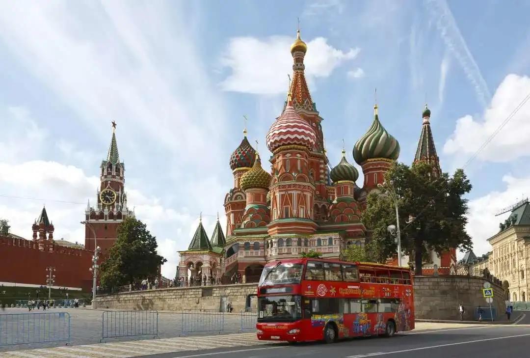 批量海格客车发往俄罗斯，创15年俄罗斯受欢迎品牌之一！