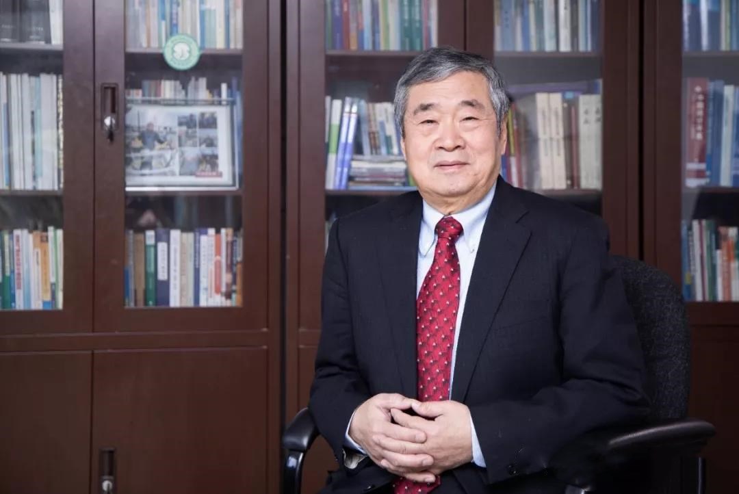 气候专家何建坤：气候变化影响比此前想象更大，疫后经济恢复要与低碳转型密切结合