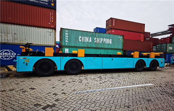 首批无人集卡正式车辆交付，东风商用车携手中远海运、中国移动共建5G智慧港口