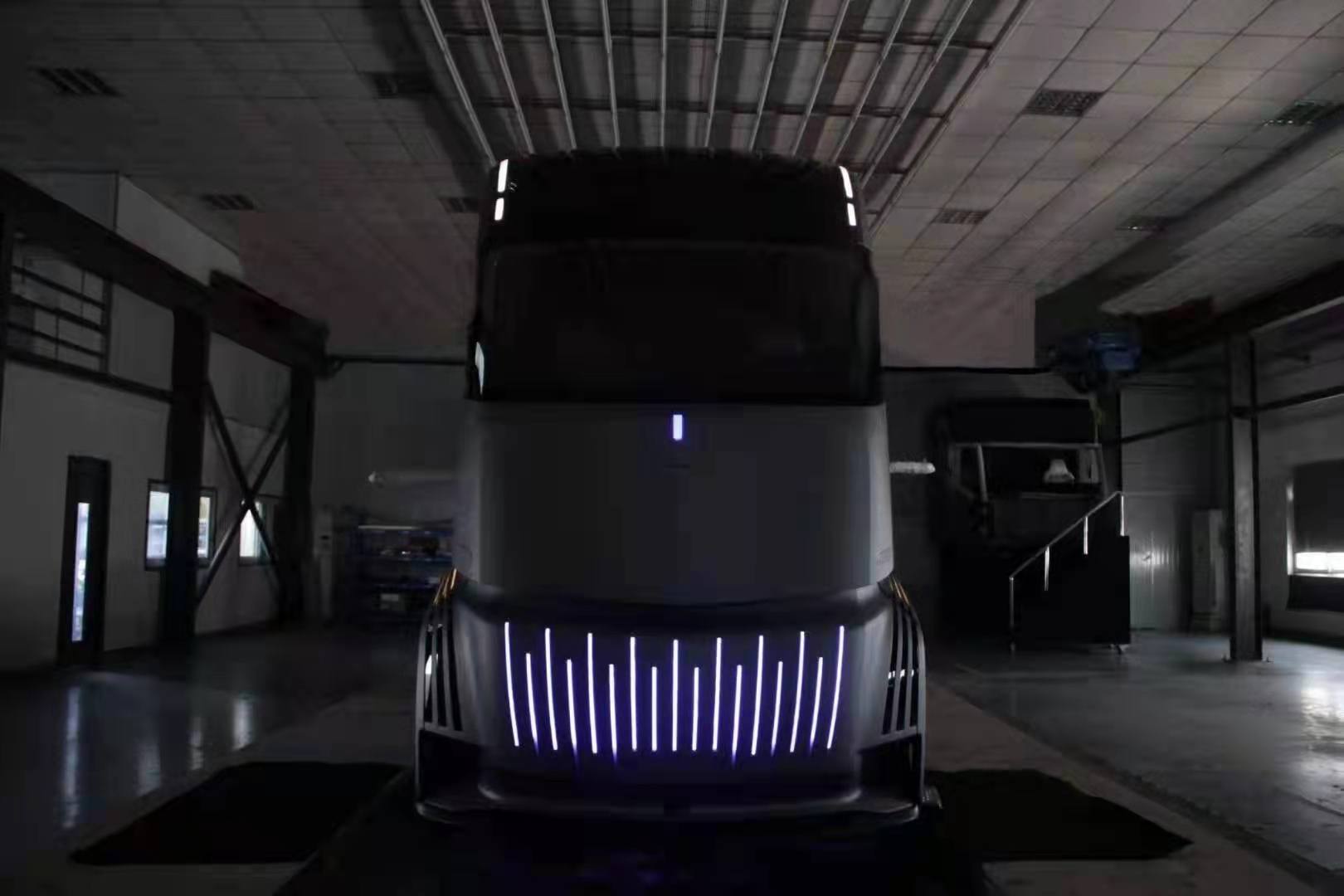 特斯拉Semi的竞争对手来了，吉利将推出纯电动重型卡车
