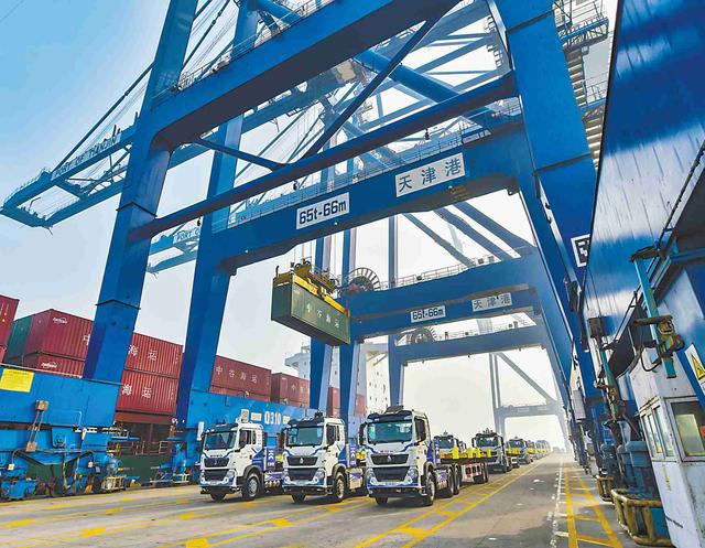 无人集装箱卡车进驻天津港：远程控制可靠性99.999%