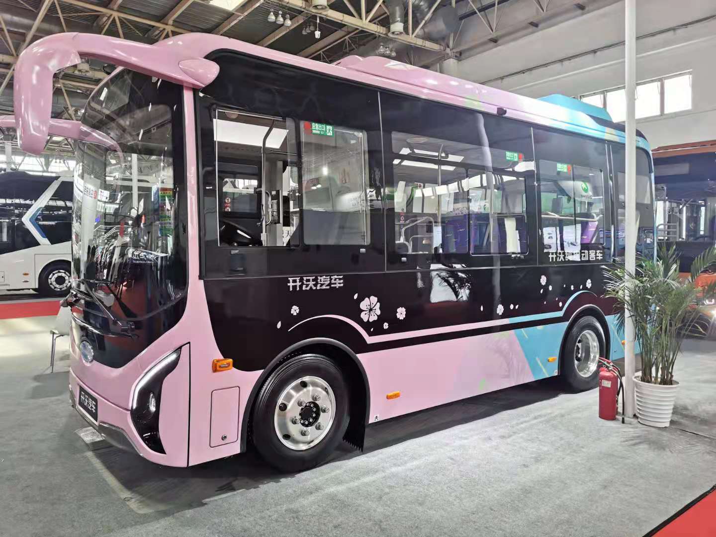 电动化、智能化、小型化……2021北京道展看客车未来走向