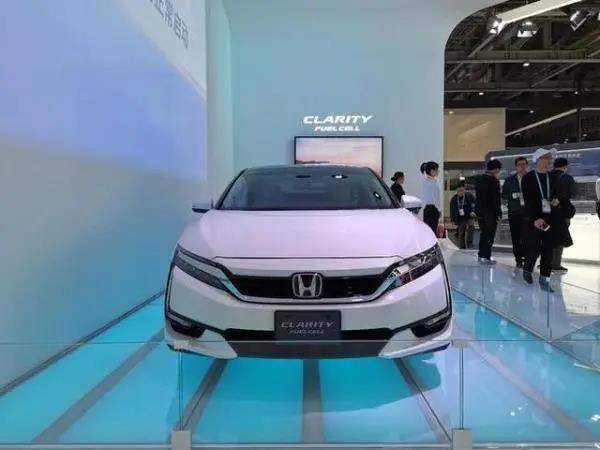 燃料电池功率为103kW、续航里程750km！本田第2代氢燃料汽车CLARITY亮相广州车展