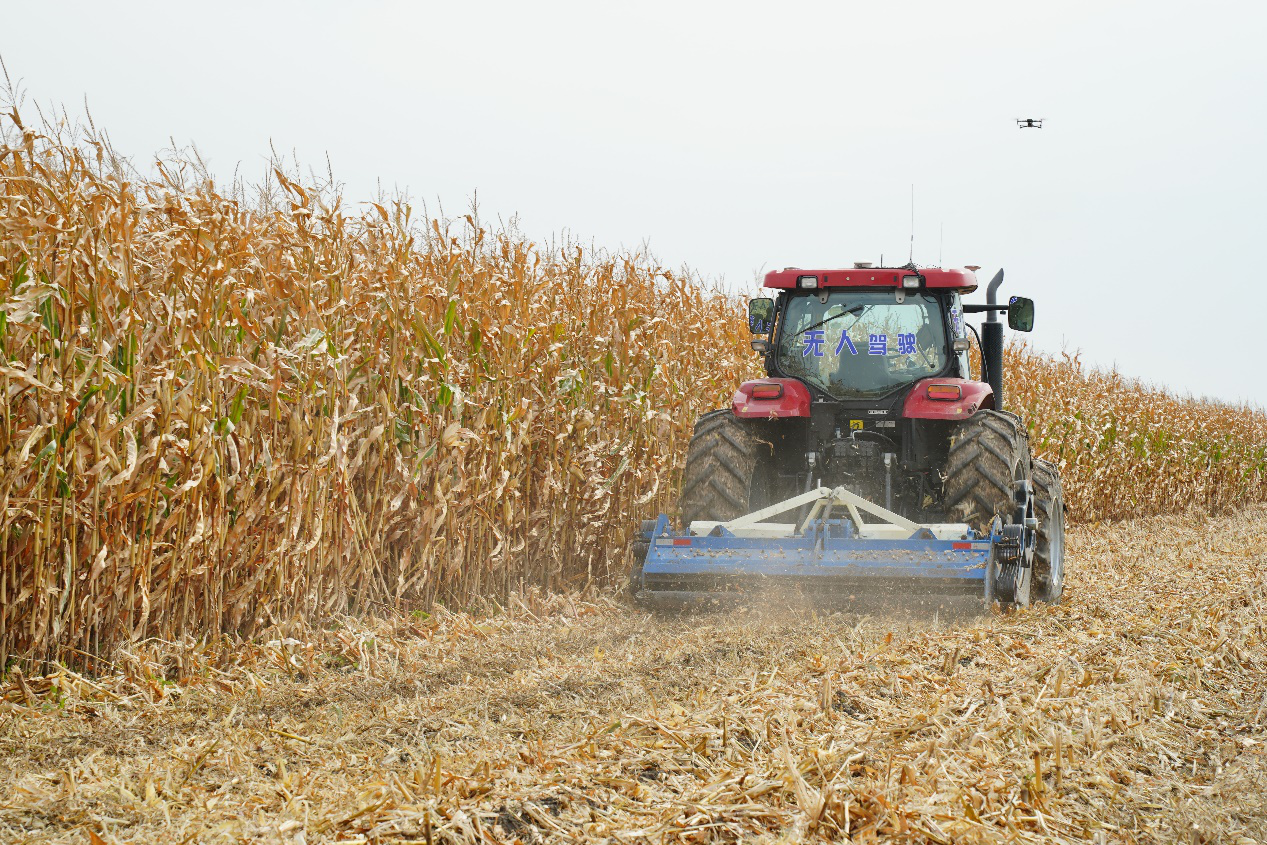 无人农机正在农业场景中快速发展