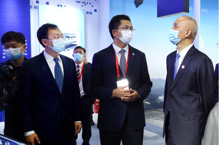 续航突破1000公里——中国最高科技氢能重卡亮相世界智能网联汽车大会