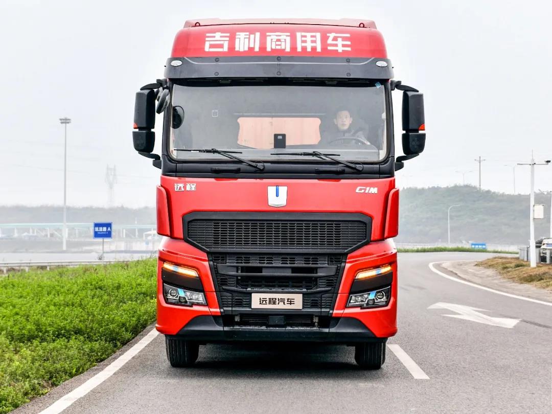 远程汽车发布首款新能源双挂列车，携手中铁联运推动零碳高效运力
