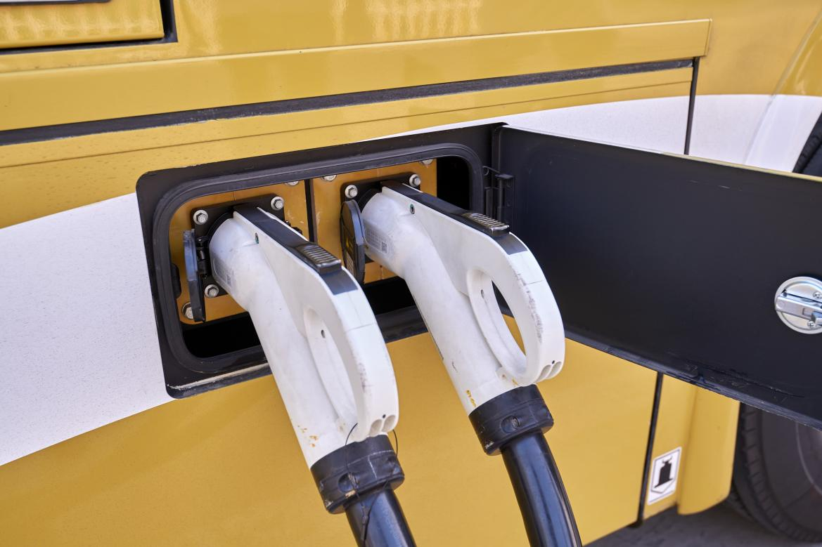 助力湖州“公交一体化”——记微宏新型钛酸锂电池运营一周年