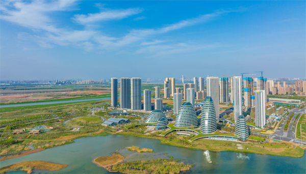 跨界协同，多元共创，构建智能网联汽车多维度“网状生态”