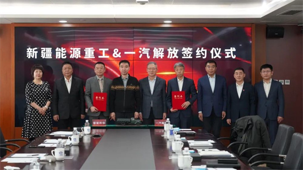 电卡简报（2023年2月第4期）：电动重卡密集“开工”