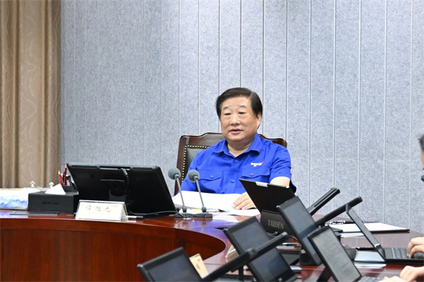 谭旭光主持召开山东重工·潍柴集团·中国重汽联席会议