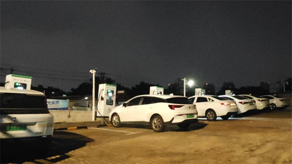 热点观察 | 多卖车？先建站？哪个更重要