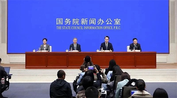 国家发改委：支持各类经营主体参与电力市场，统筹谋划“十五五”碳达峰行动