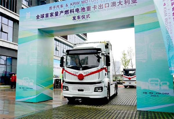 从 “中国造” 到 “全球跑”，新能源重卡新势力为何率先 “出海抢滩”？