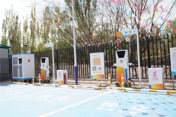 “近水楼台”抢占先机，加油站布局充电网络
