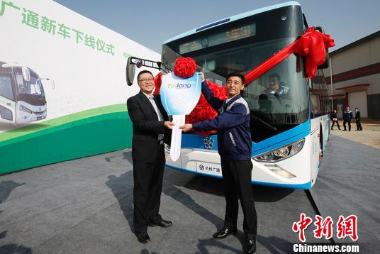 董明珠斥巨资在兰州新区打造的新能源汽车正式投产_