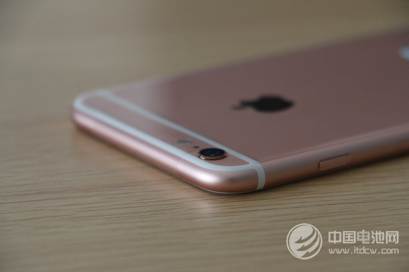 苹果被曝将缩减一些部门招聘 应对iPhone销量下滑_